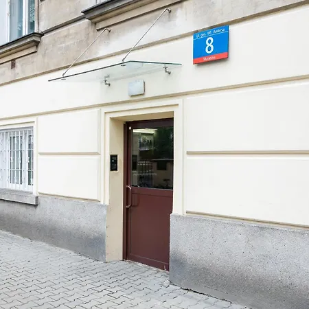 Andersa Riverside By Bookinghost Varşova