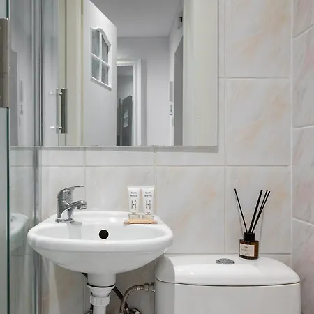 Andersa Riverside By Bookinghost * 华沙